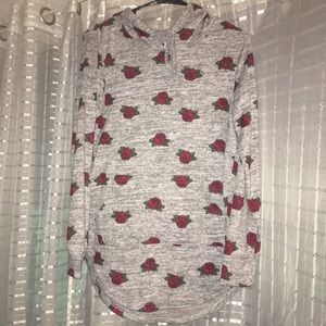 Gray long sleeve shirt